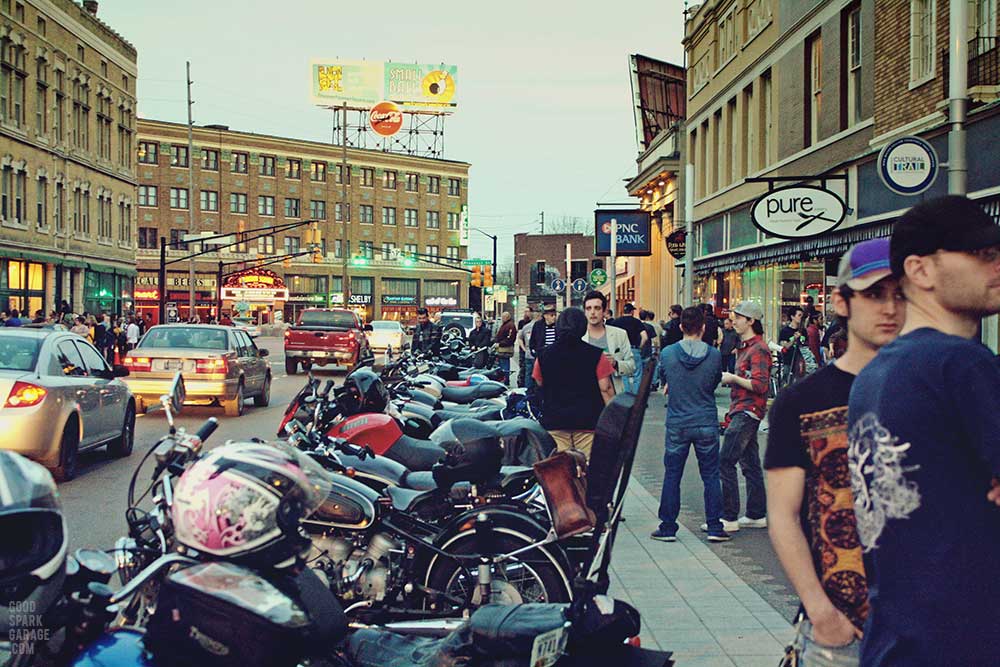Fountain_Square_Indianapolis_motorcycles2